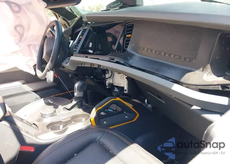 2023 Ford Bronco Badlands z USA, uszkodzony, nr VIN 1FMEE5DP2PLB89119